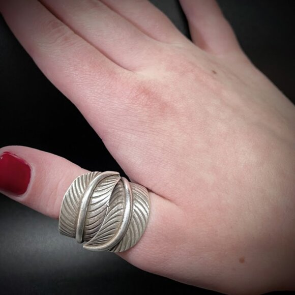 Karen Hill Tribe Fine Silver Wrap Around Tribal Leaf Ring - Picture 9 of 11